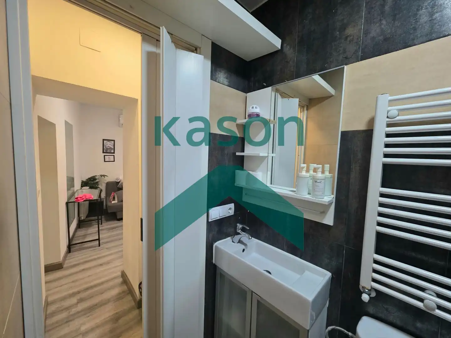 Bathroom of Flat for sale in Madrid  with Air Conditioner, Heating and Furnished