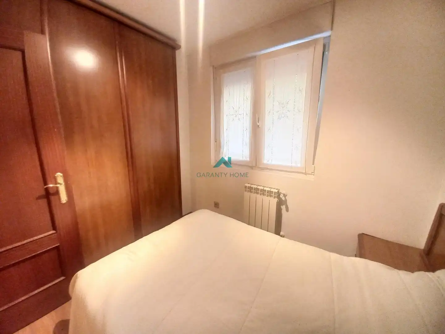 Schlafzimmer von Erdgeschoss zum Verkauf in Laredo mit Möbliert