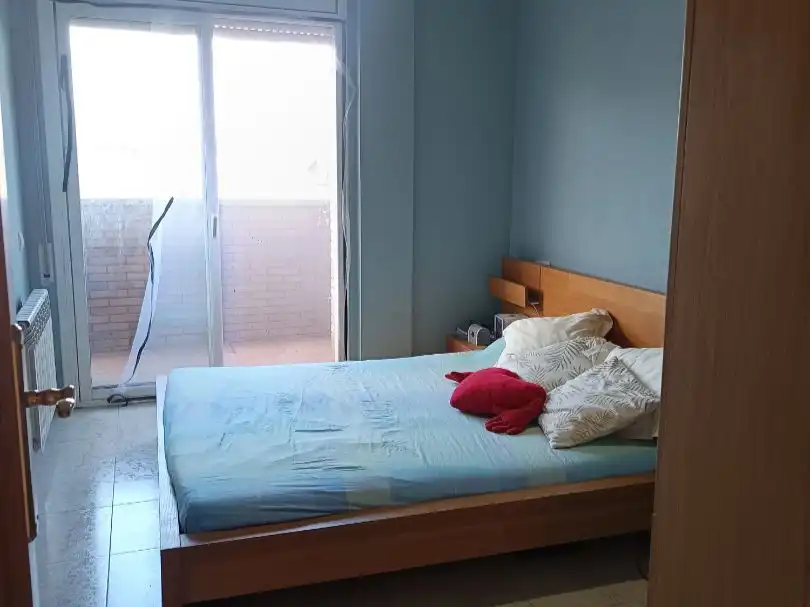 Dormitori de Pis en venda en Terrassa amb Terrassa i Balcó