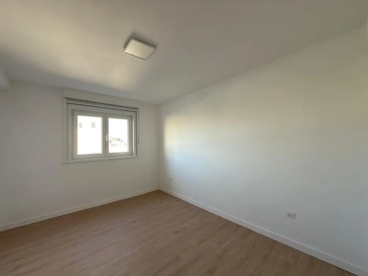 Dormitori de Apartament en venda en A Coruña Capital  amb Traster