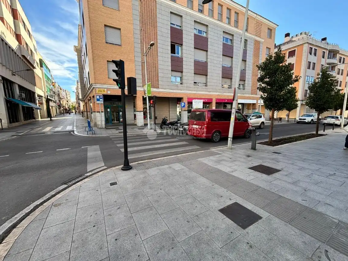 Vista exterior de Pis en venda en Badajoz amb Aire condicionat