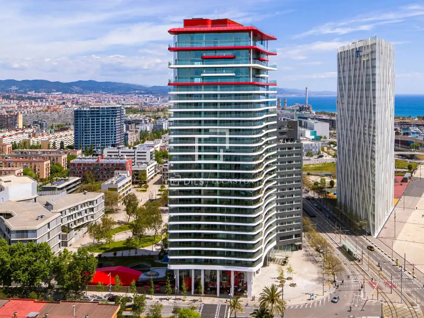 Außenansicht von Wohnung zum Verkauf in Barcelona mit Klimaanlage, Heizung und Terrasse