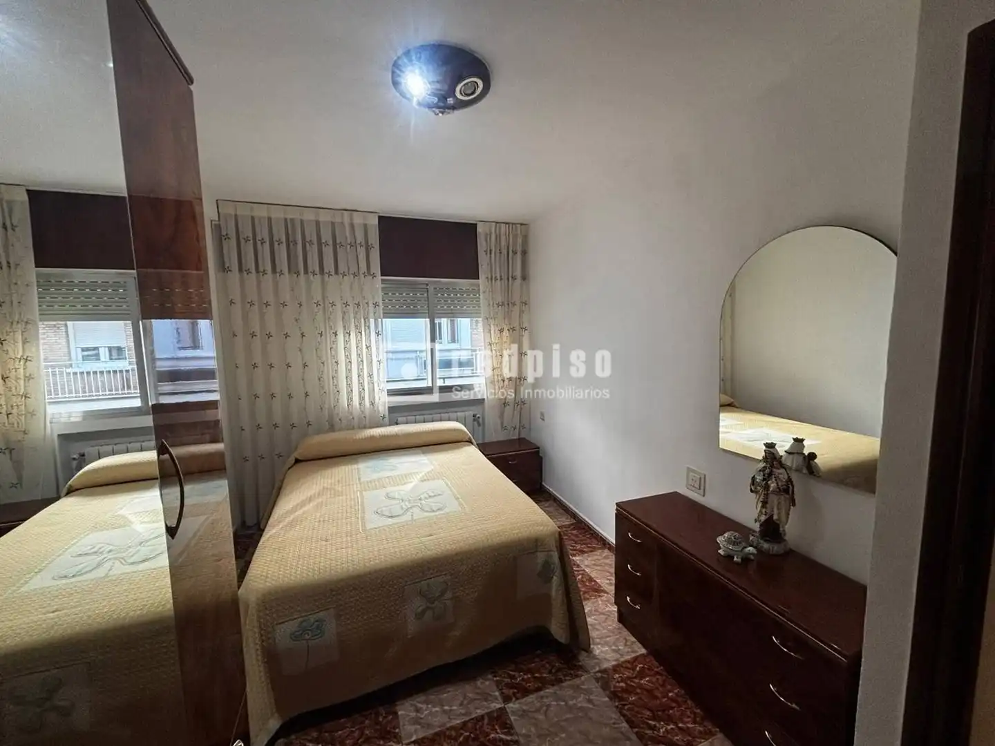 Habitación de Piso en venta en Madrid con Calefacción, Terraza y Trastero