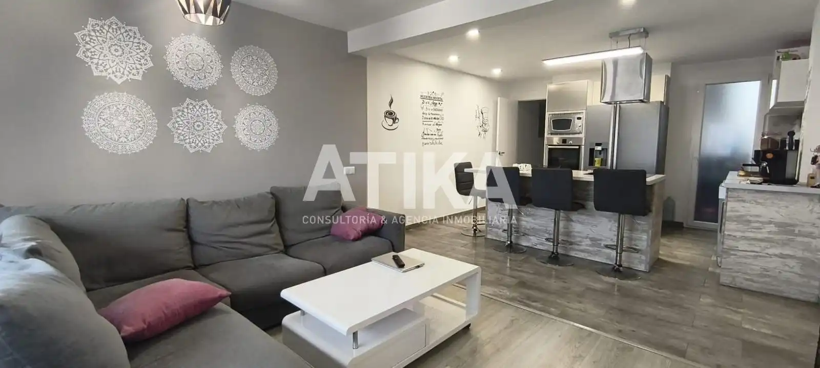 Sala d'estar de Pis en venda en Ontinyent amb Aire condicionat, Calefacció i Parquet