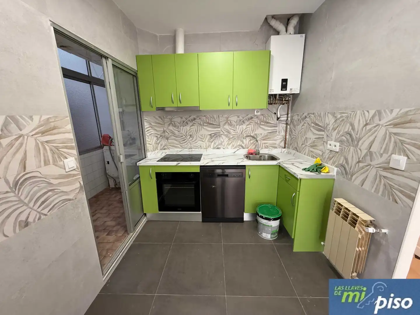 Cuina de Pis en venda en Valladolid amb Calefacció, Parquet i Forn