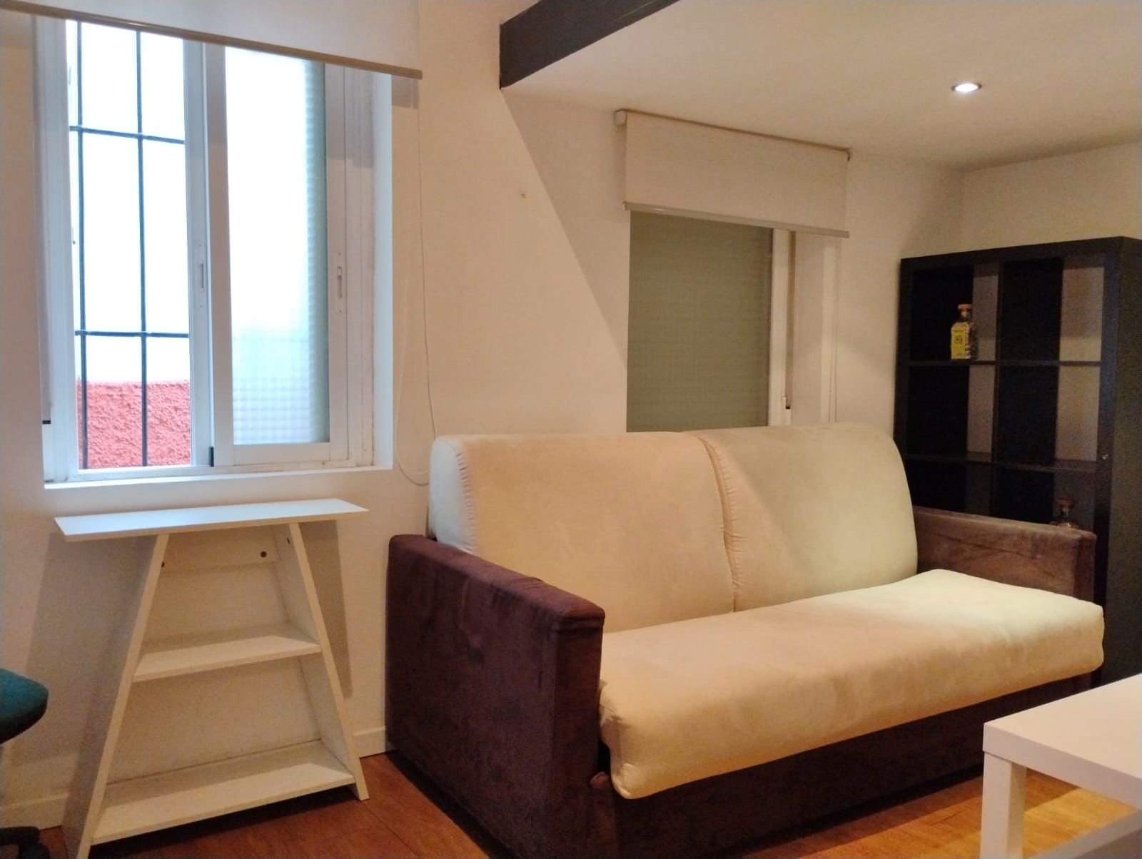 Sala de estar de Apartamento en venta en  Madrid Capital con Calefacción, Amueblado y Lavadora