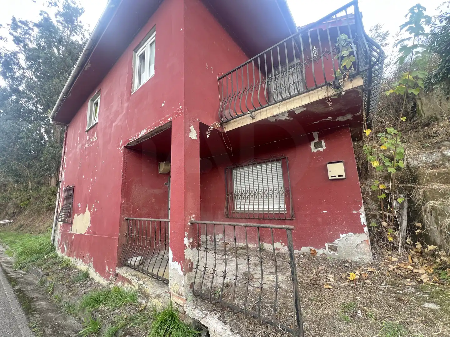 Außenansicht von Country house zum Verkauf in Candamo mit Heizung und Terrasse