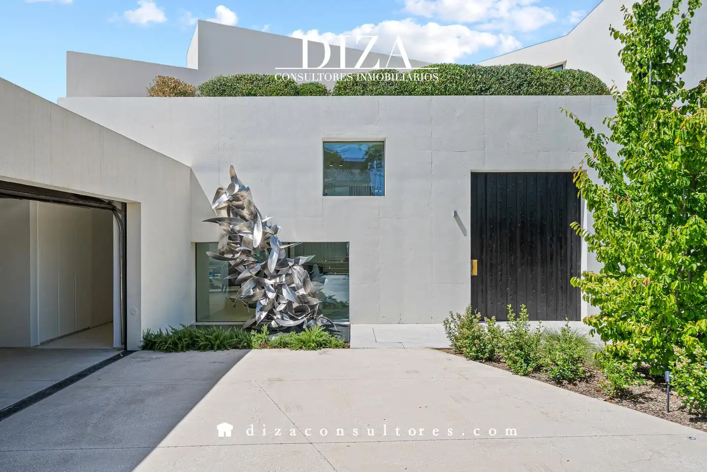 Vista exterior de Casa o chalet en venta en Pozuelo de Alarcón con Aire acondicionado, Calefacción y Jardín privado