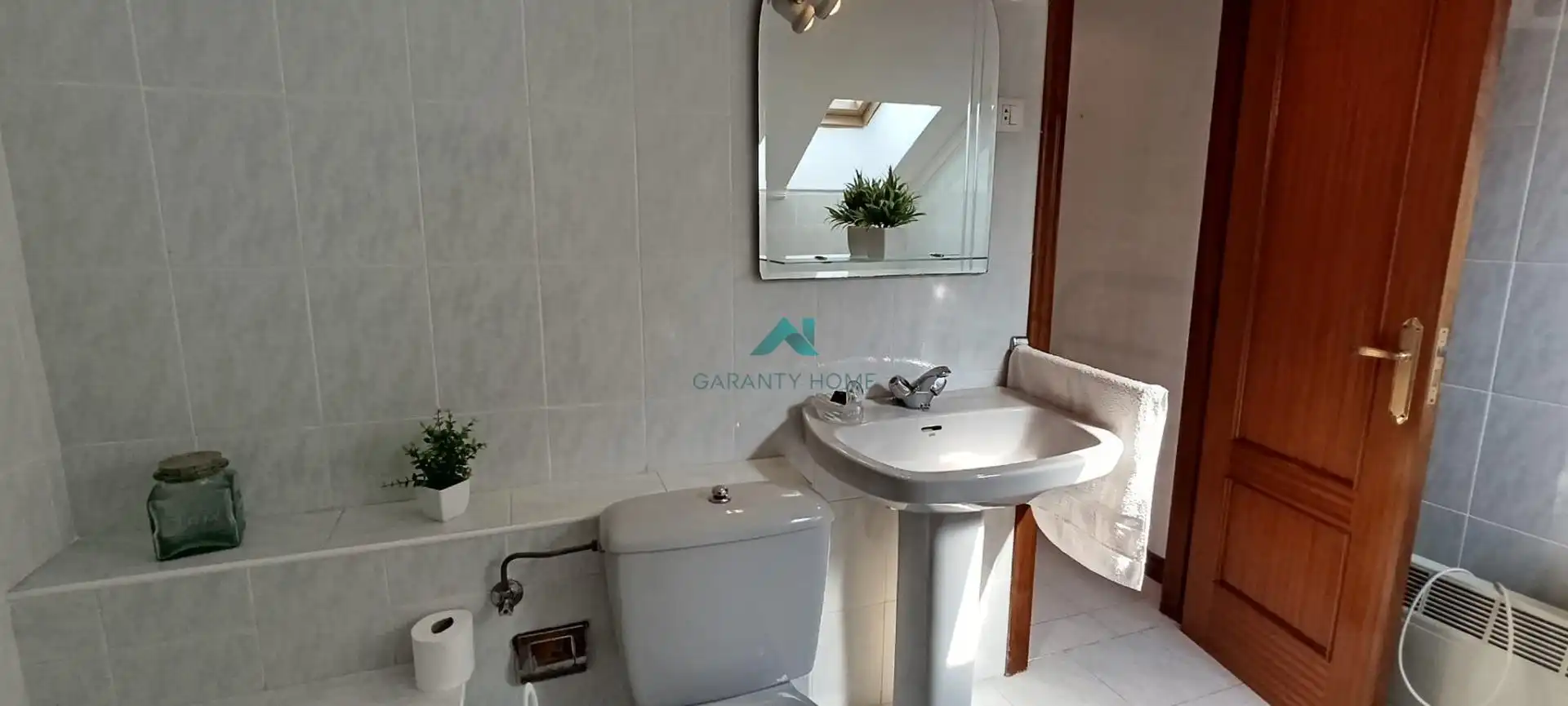 Badezimmer von Dachboden zum Verkauf in Bárcena de Cicero mit Möbliert und Gemeinschaftspool