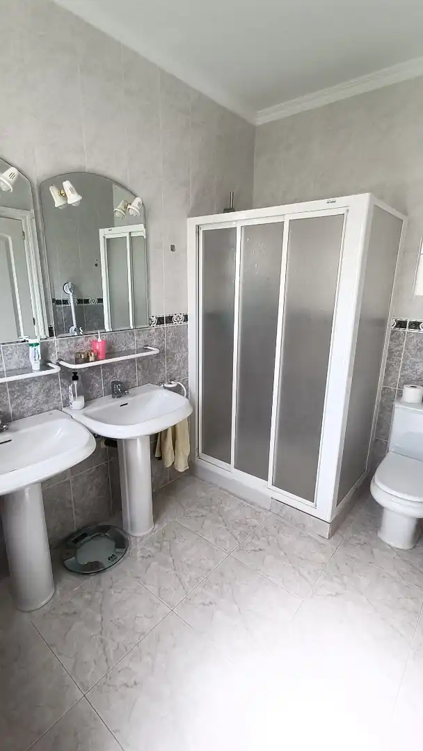 Bany de Casa o xalet en venda en Mont-roig del Camp amb Aire condicionat, Calefacció i Jardí privat