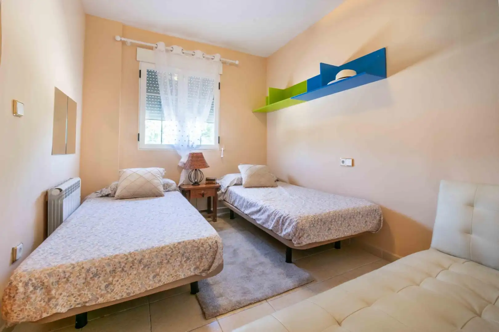 Dormitori de Casa o xalet de lloguer en Polop amb Aire condicionat, Jardí privat i Terrassa
