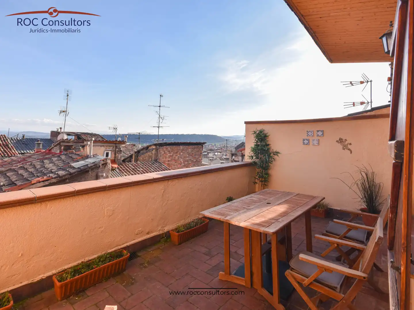 Terrasse von Einfamilien-Reihenhaus zum Verkauf in Berga mit Heizung