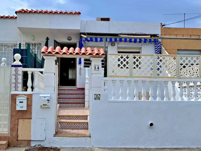 Adosado con jardín en venta en Avenida America 14