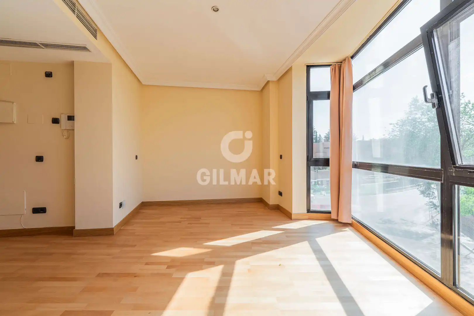 Dormitori de Pis en venda en Madrid amb Calefacció, Jardí privat i Traster