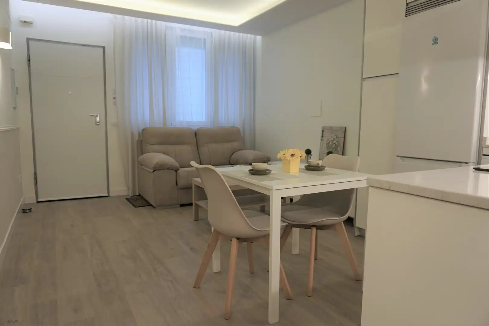 Sala d'estar de Apartament de lloguer en Madrid amb Calefacció i Moblat
