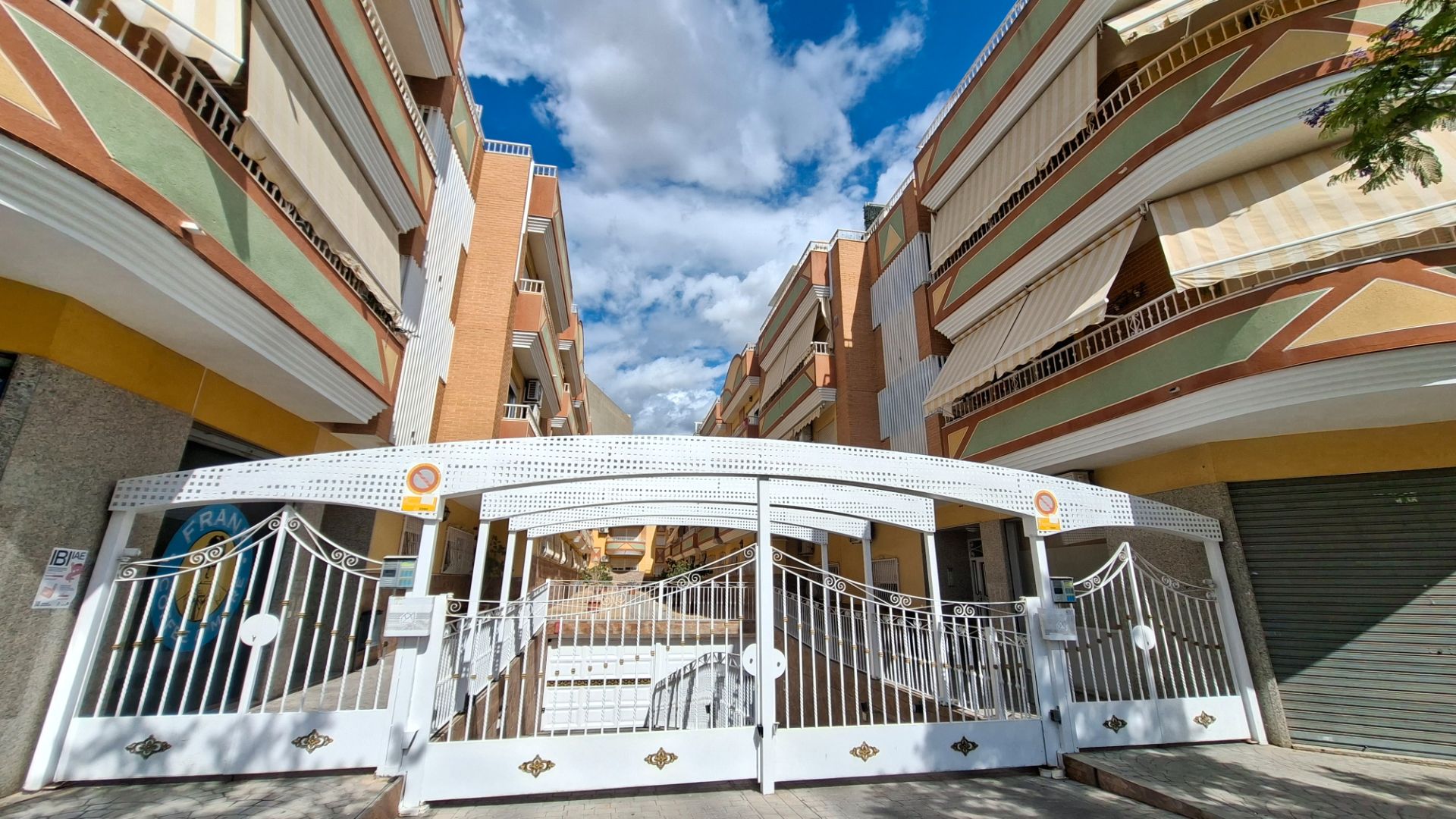 Vista exterior de Pis en venda en San Vicente del Raspeig / Sant Vicent del Raspeig