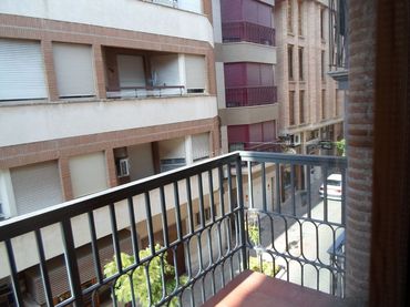 Flat with lift for sale in Calle Pintor Mendoza 63