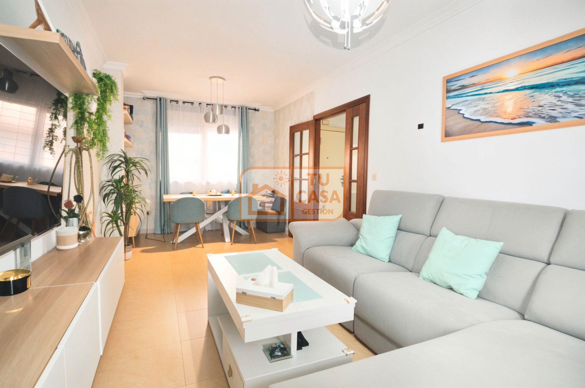 Sala de estar de Casa adosada de alquiler en Cáceres Capital con Aire acondicionado, Calefacción y Jardín privado