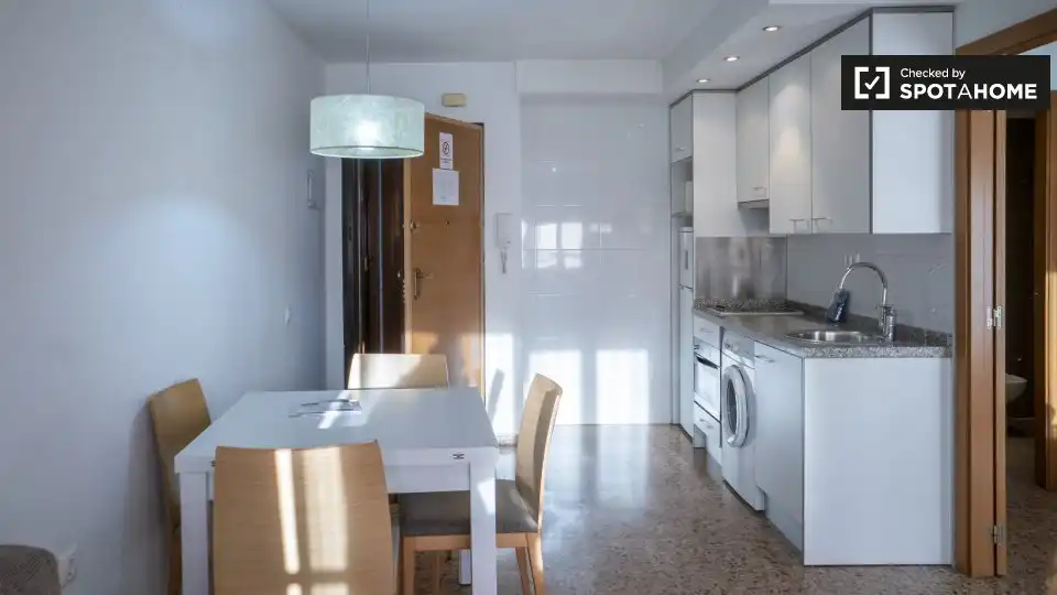 Cocina de Piso de alquiler en Valencia con Aire acondicionado, Calefacción y Amueblado