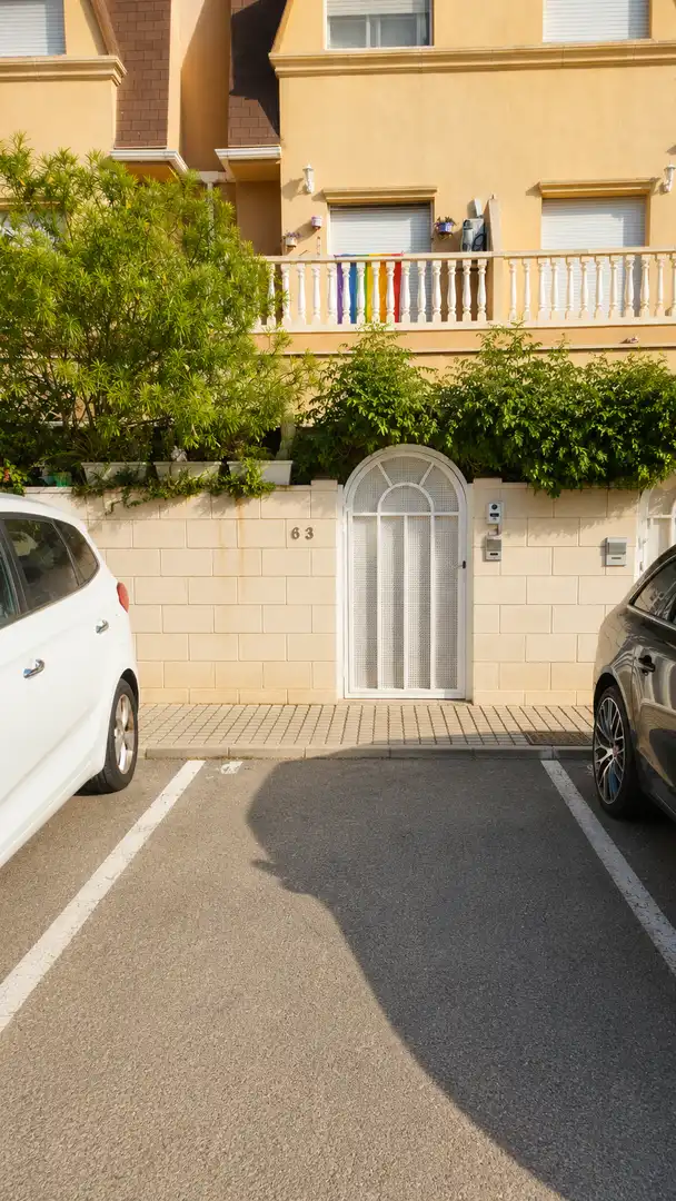 Vista exterior de Casa o xalet en venda en Elche / Elx amb Aire condicionat, Calefacció i Jardí privat
