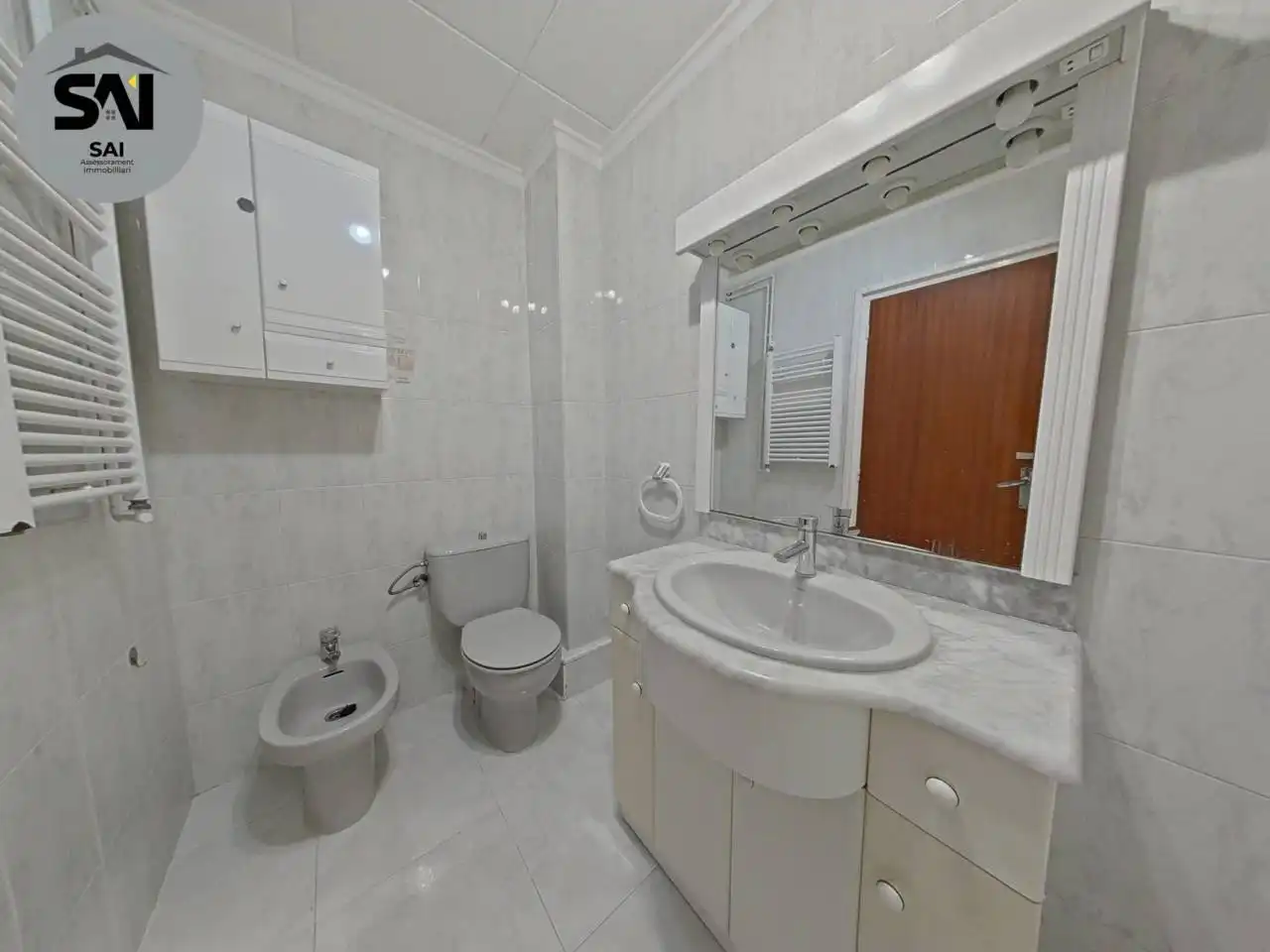 Bathroom of Flat for sale in Sabadell  with Air Conditioner, Heating and Balcony