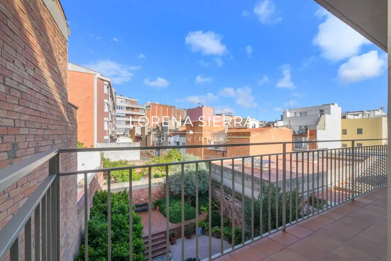 Vista exterior de Dúplex en venda en Gavà amb Aire condicionat, Calefacció i Parquet