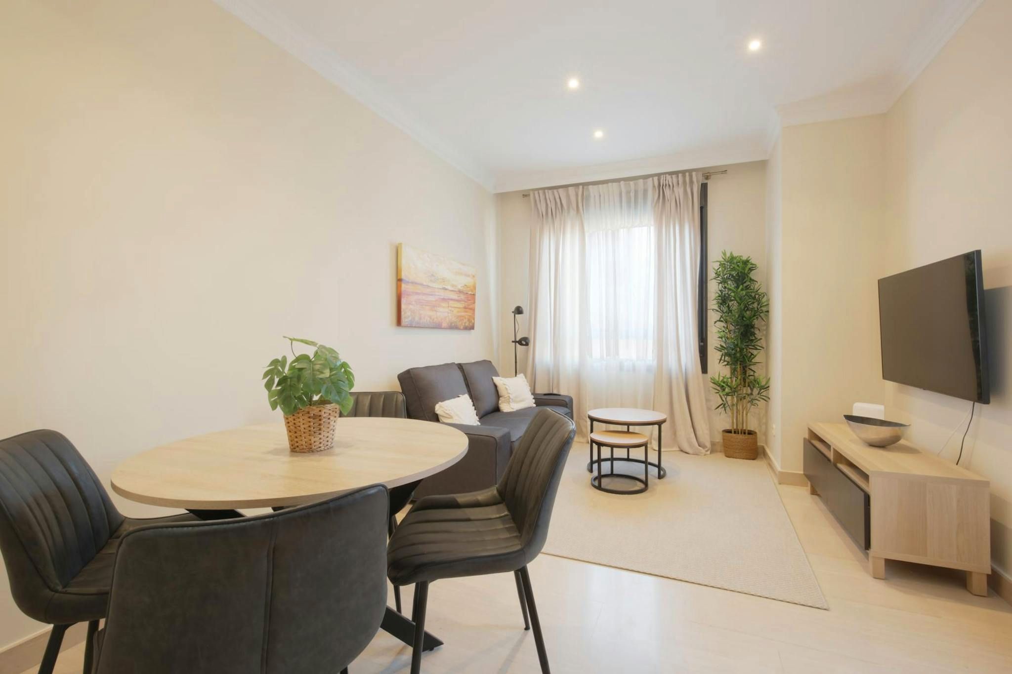 Living room of Flat to rent in  Madrid Capital  with Air Conditioner, Heating and Furnished
