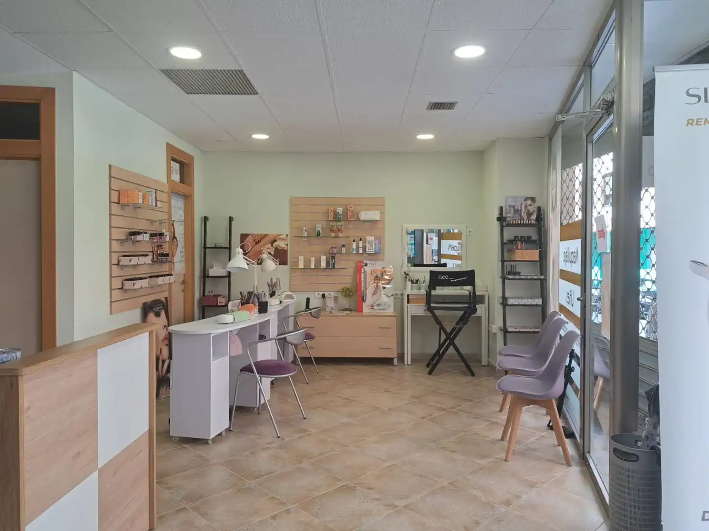 Local en venda en Requena amb Aire condicionat