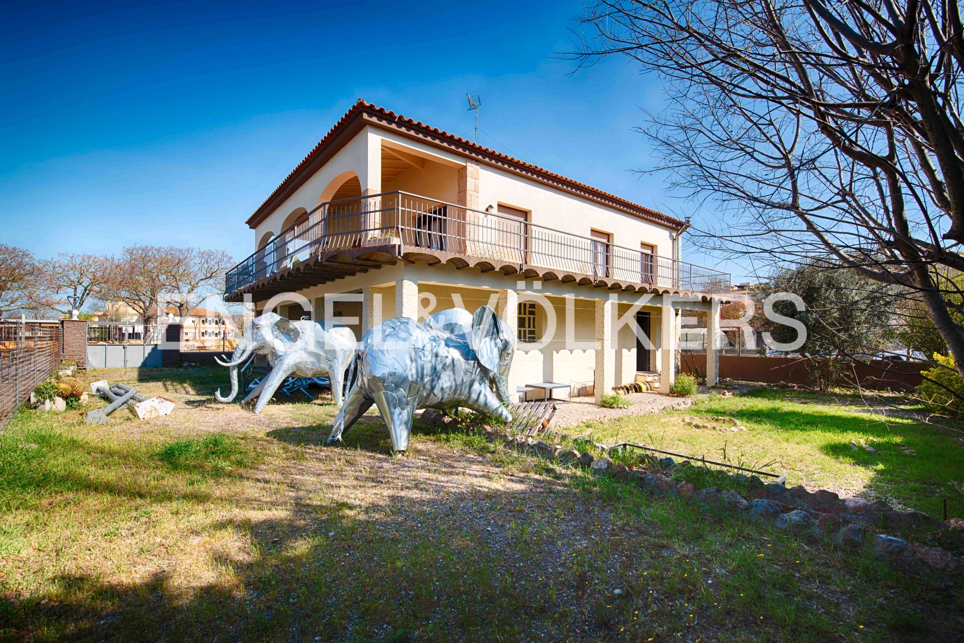 Exterior view of House or chalet for sale in Castelló d'Empúries  with Air Conditioner, Private garden and Terrace