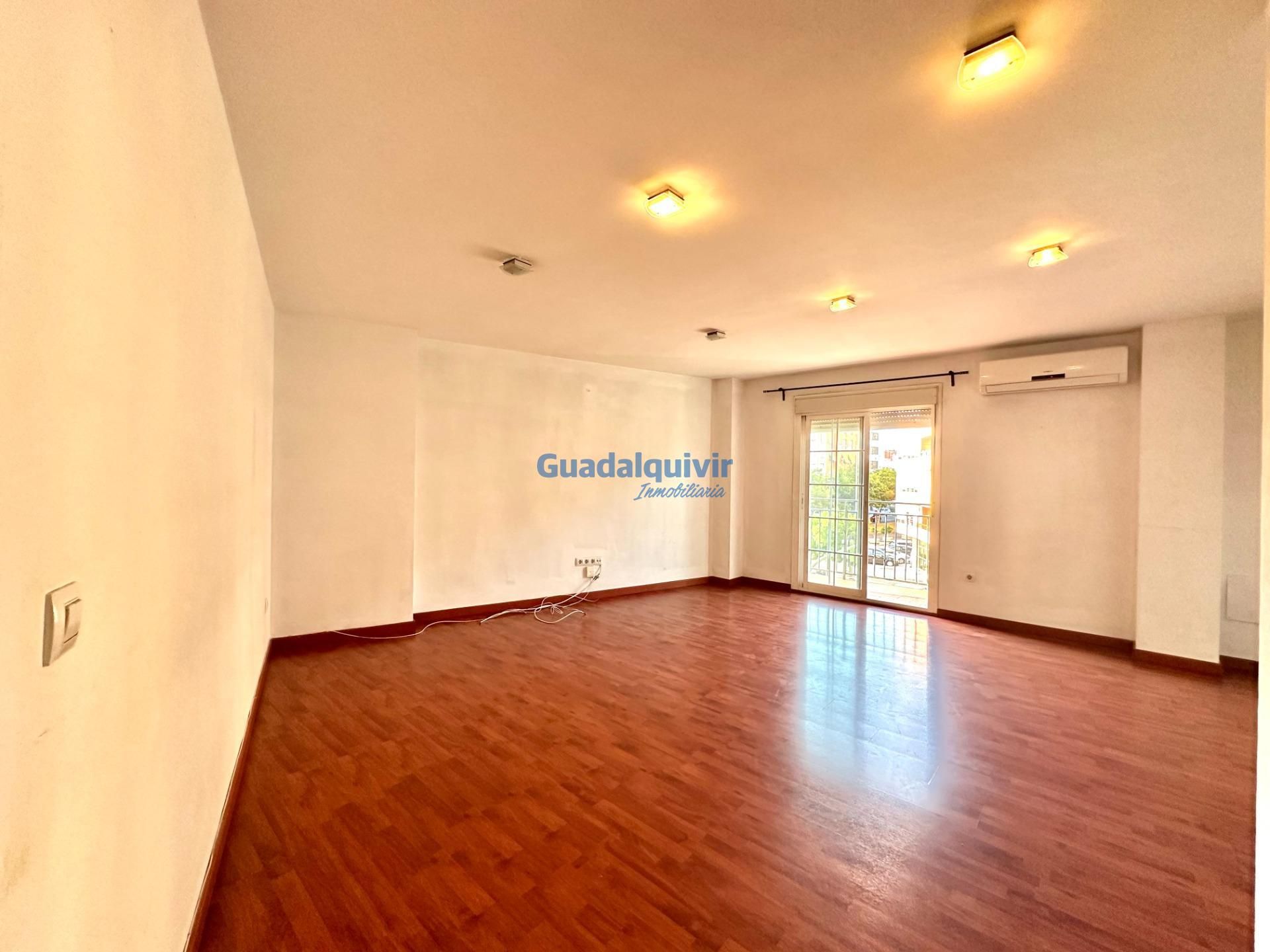 Sala de estar de Piso de alquiler en  Sevilla Capital con Aire acondicionado y Terraza