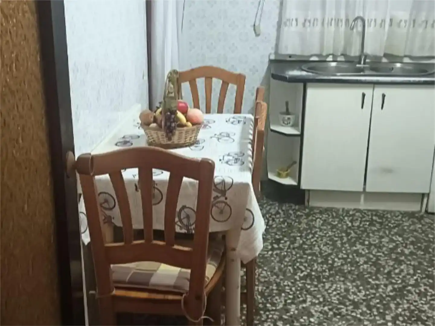 Kitchen of Flat for sale in Escucha