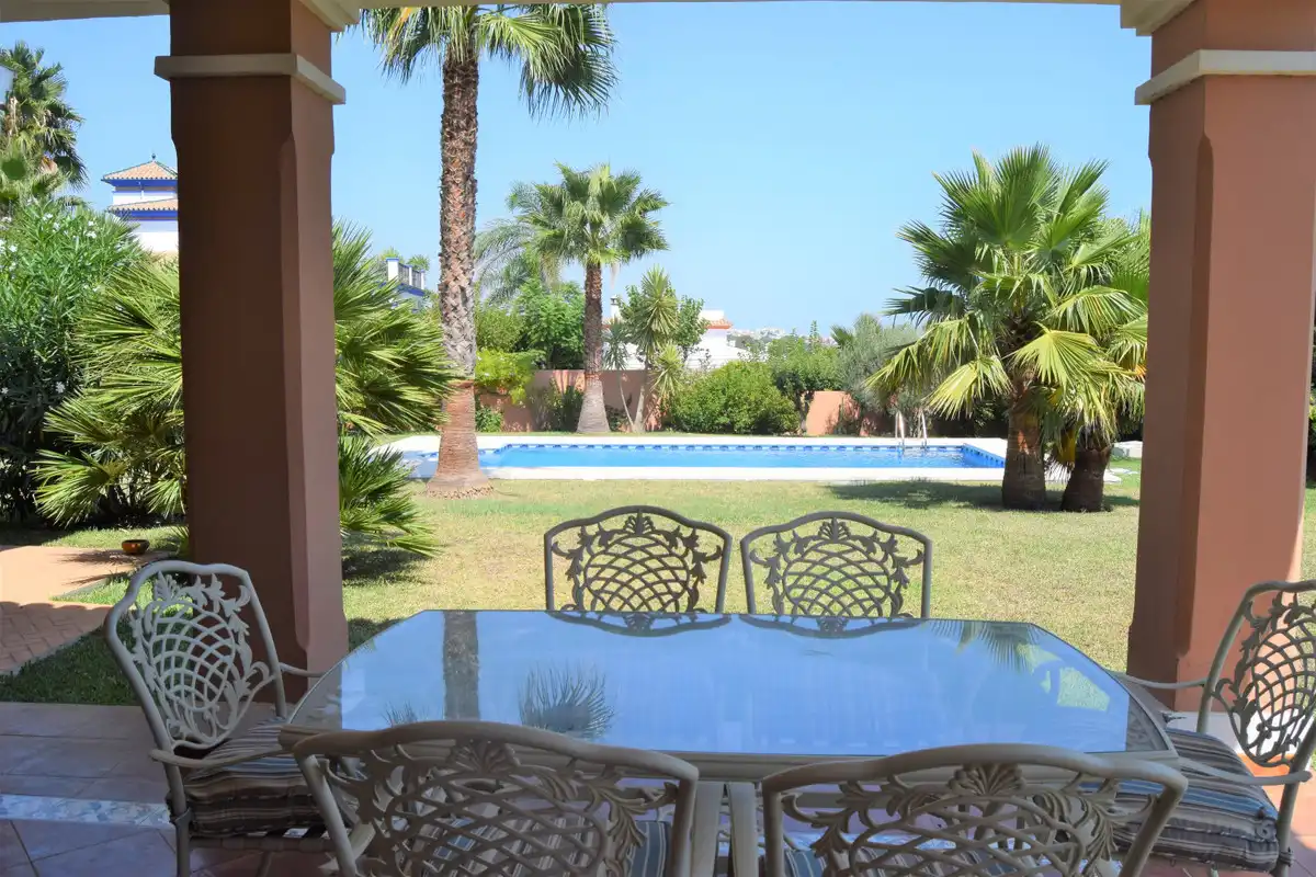Casa amb piscina en venda a Estepona Pueblo, imagen 2