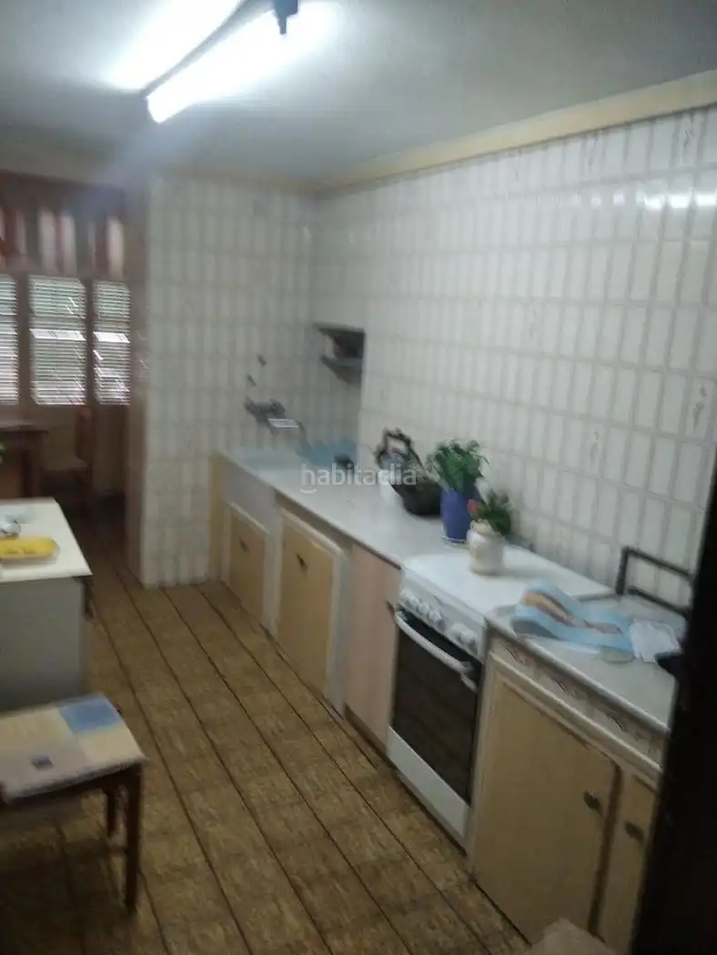 Casa amb jardí en venda a Calle Gayarre 3