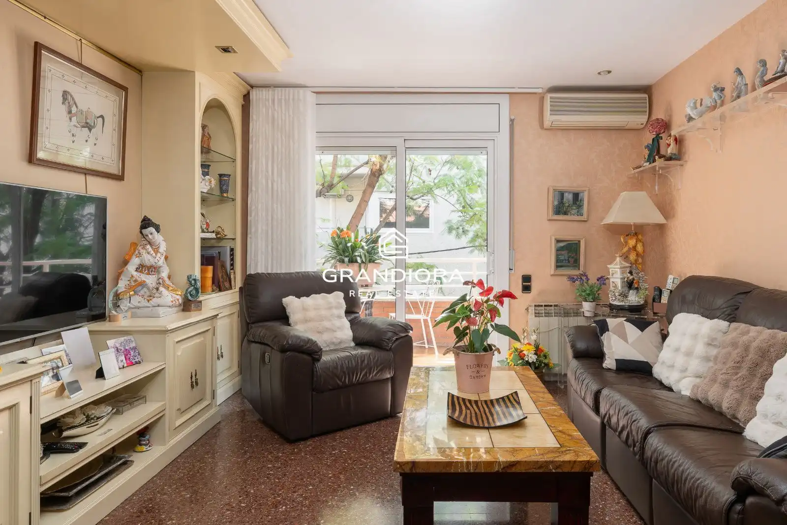 Sala d'estar de Pis en venda en Barcelona amb Aire condicionat, Calefacció i Terrassa
