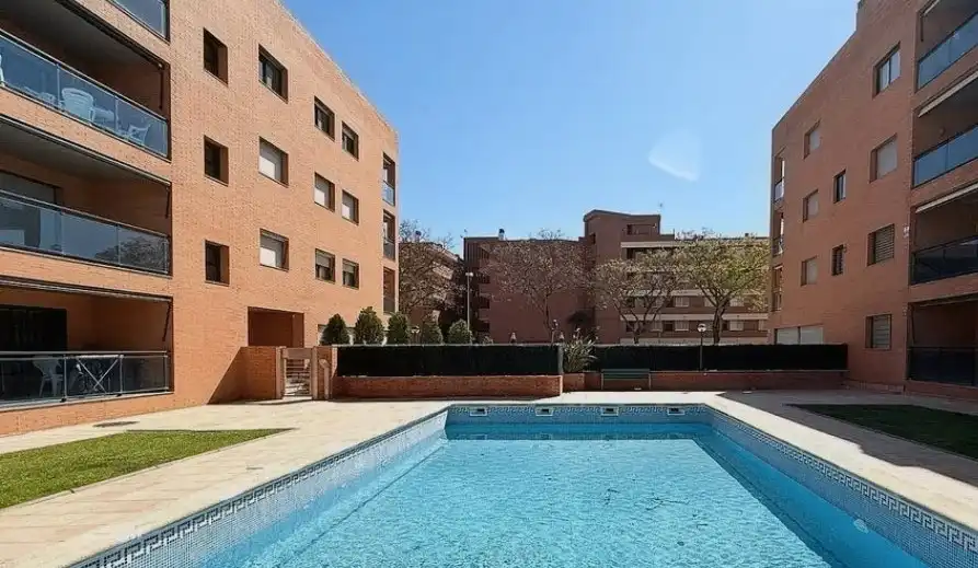 Schwimmbecken von Wohnungen zum Verkauf in Cambrils mit Klimaanlage, Heizung und Terrasse