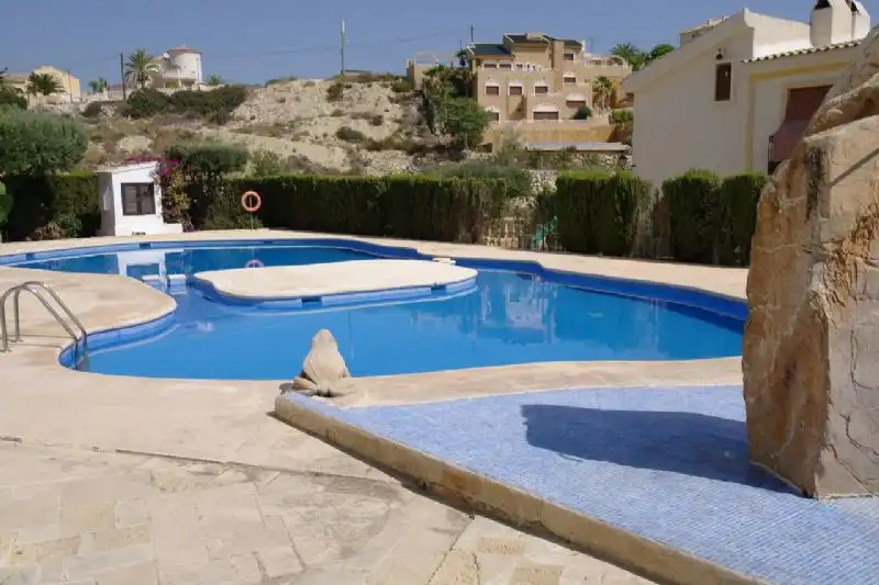 Piscina de Casa o xalet en venda en El Campello amb Aire condicionat, Terrassa i Piscina comunitària
