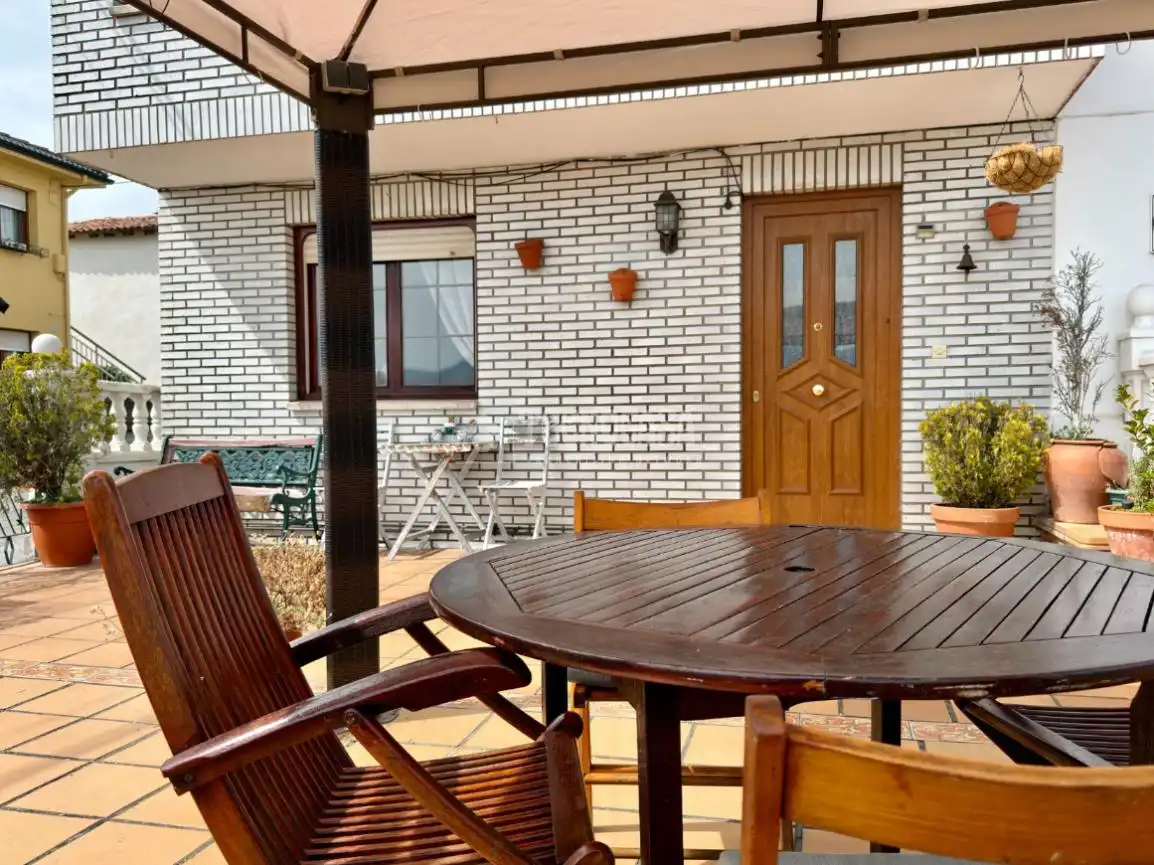Terrasse von Einfamilien-Reihenhaus zum Verkauf in Camargo