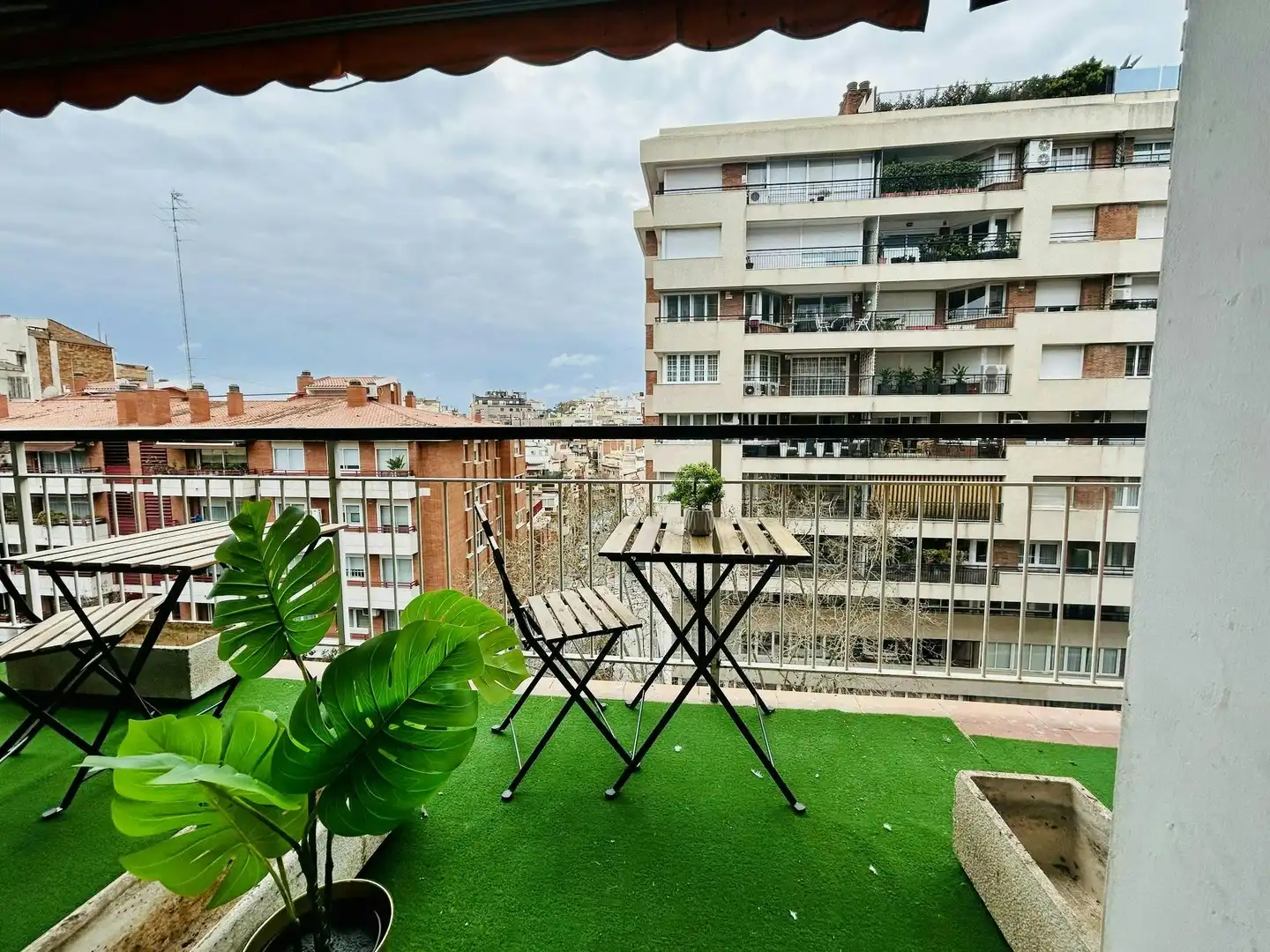 Terrace of Flat for share in Barcelona  with Heating, Furnished and Washing machine