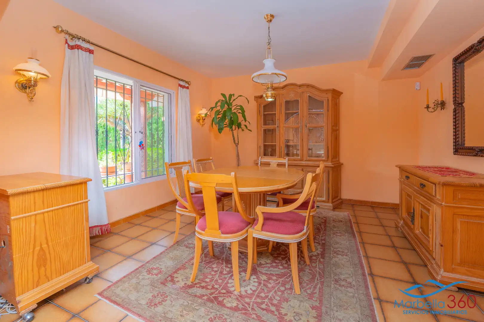 Comedor de Casa o chalet en venta en Marbella con Aire acondicionado, Jardín privado y Terraza