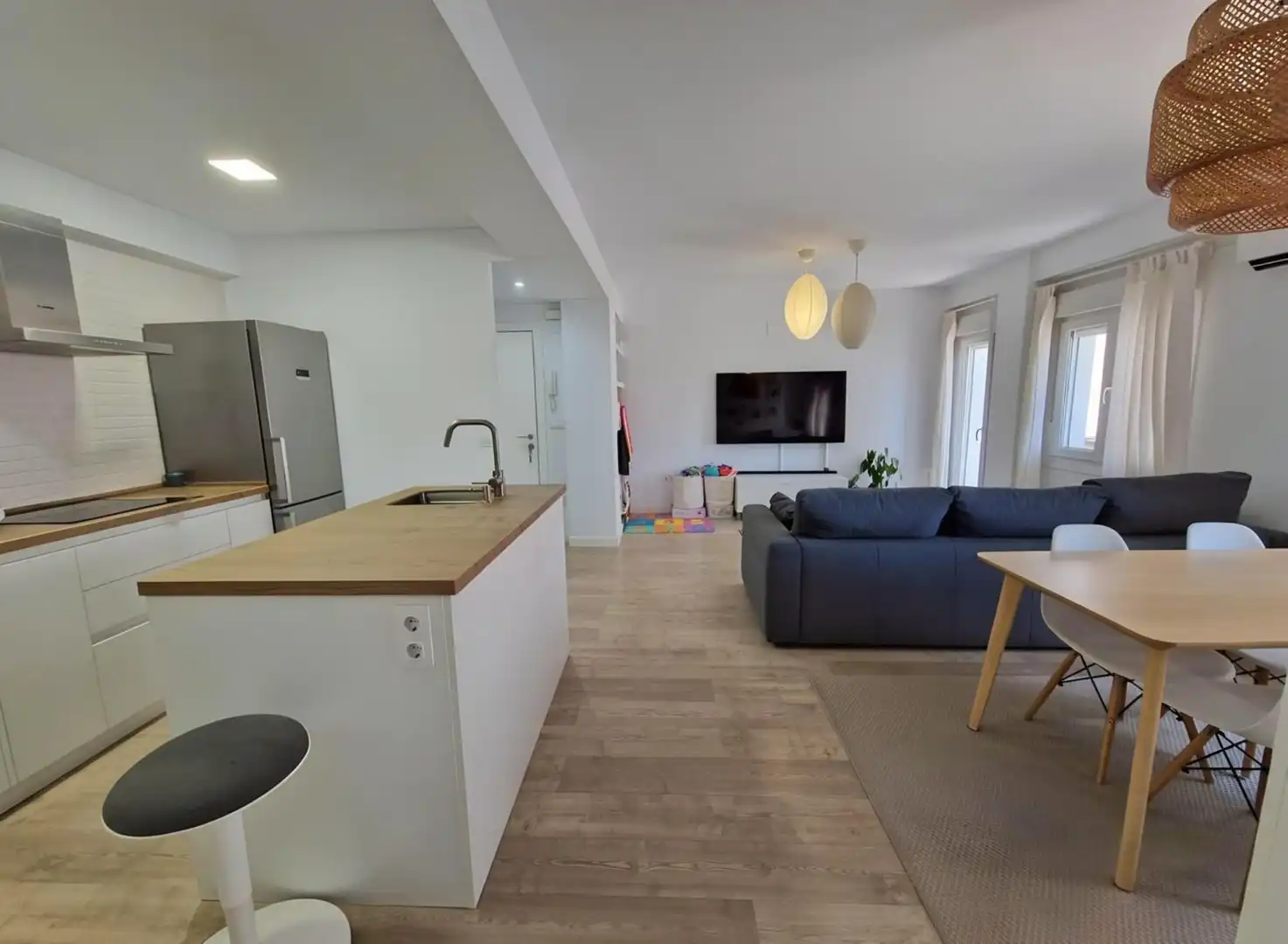Piso en venta en Calle CARDENAL ZUÑIGA, Los Pinos - El Pilar