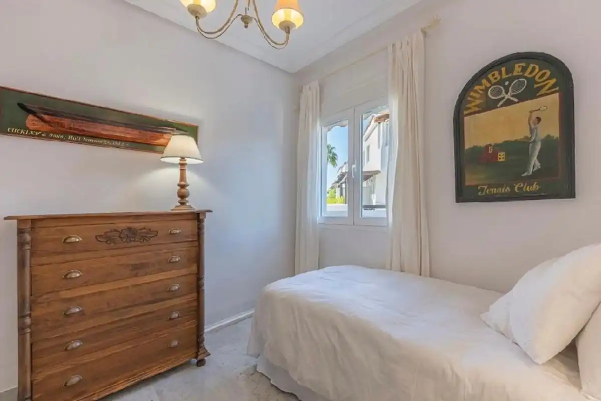 Schlafzimmer von Wohnung zum Verkauf in Marbella mit Klimaanlage, Heizung und Schwimmbad