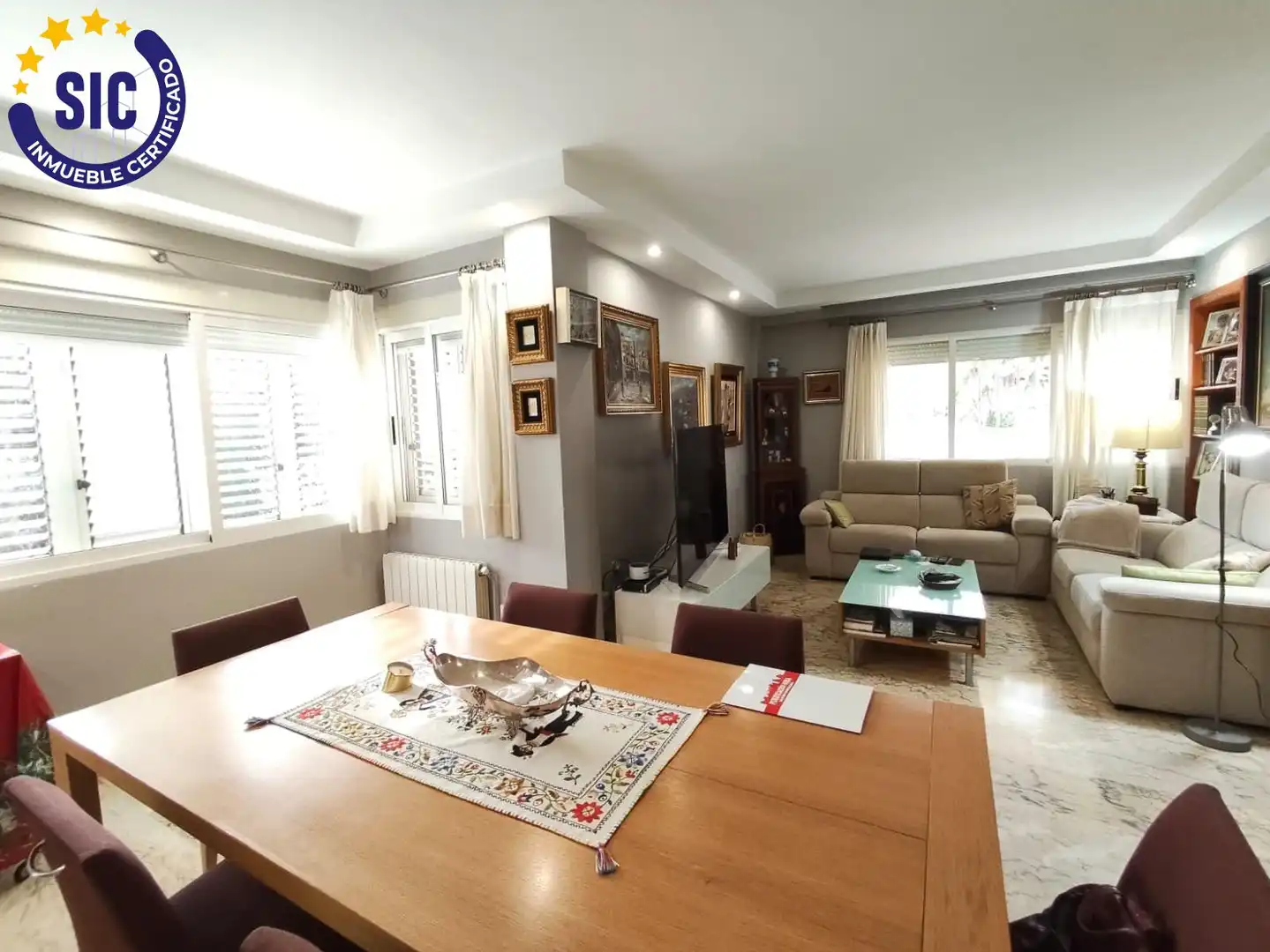 Sala d'estar de Casa o xalet en venda en Torrent amb Aire condicionat, Calefacció i Jardí privat