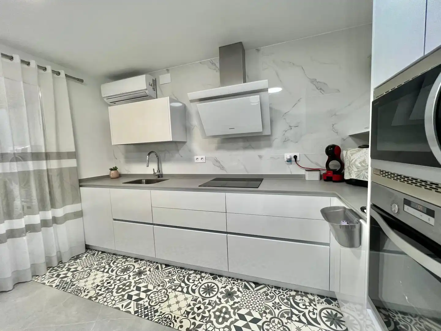 Cocina de Casa adosada en venta en Cartagena con Aire acondicionado, Calefacción y Jardín privado