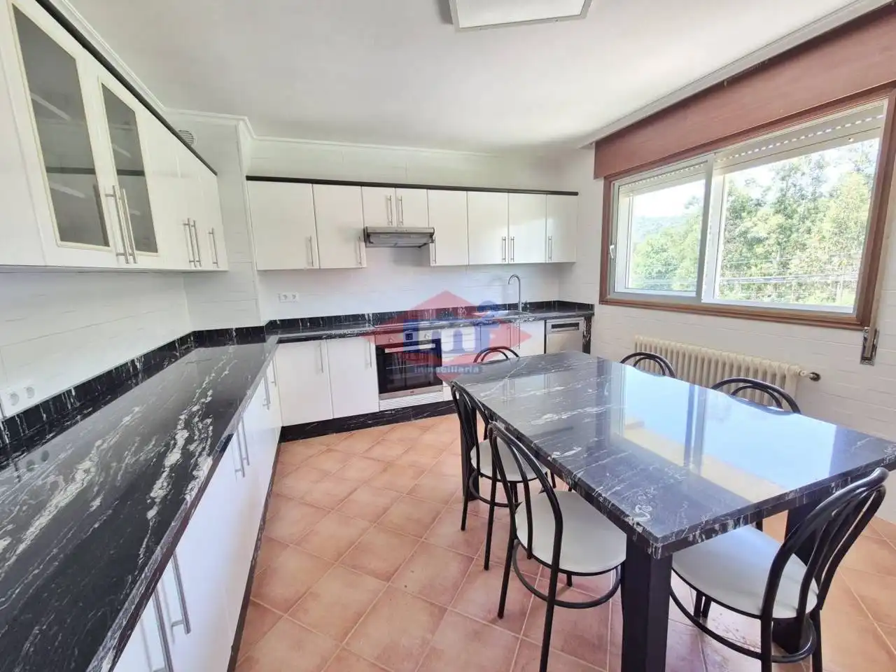 Cocina de Casa o chalet en venta en Vigo  con Calefacción y Jardín privado