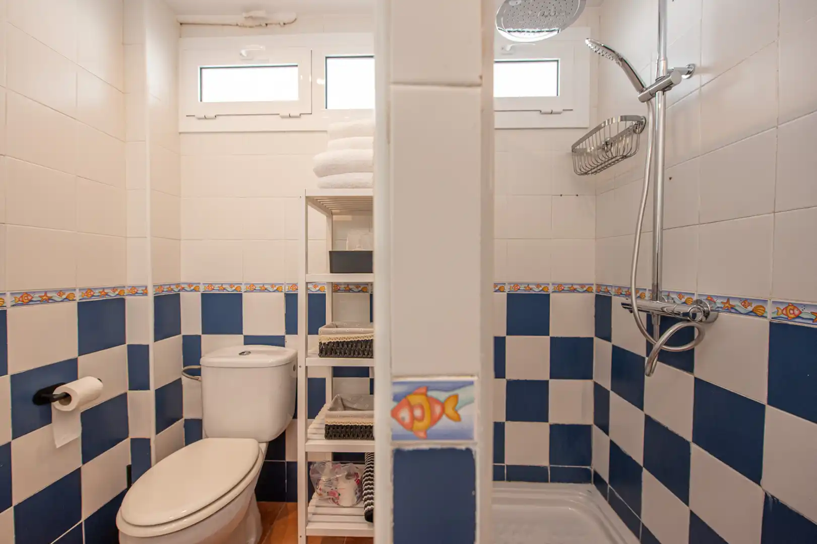 Badezimmer von Wohnung zum Verkauf in Castell d'Aro, Platja d'Aro i s'Agaró mit Klimaanlage, Heizung und Terrasse