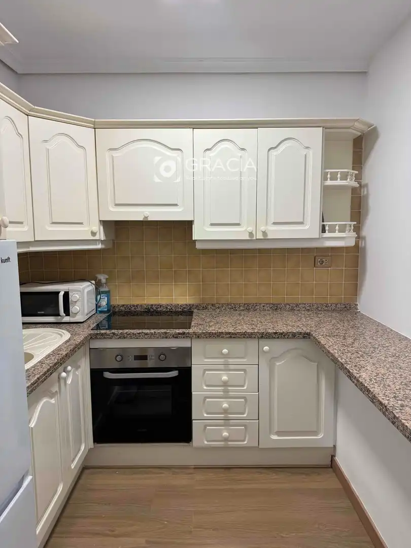 Cocina de Piso de alquiler en Arona con Terraza, Piscina y Amueblado