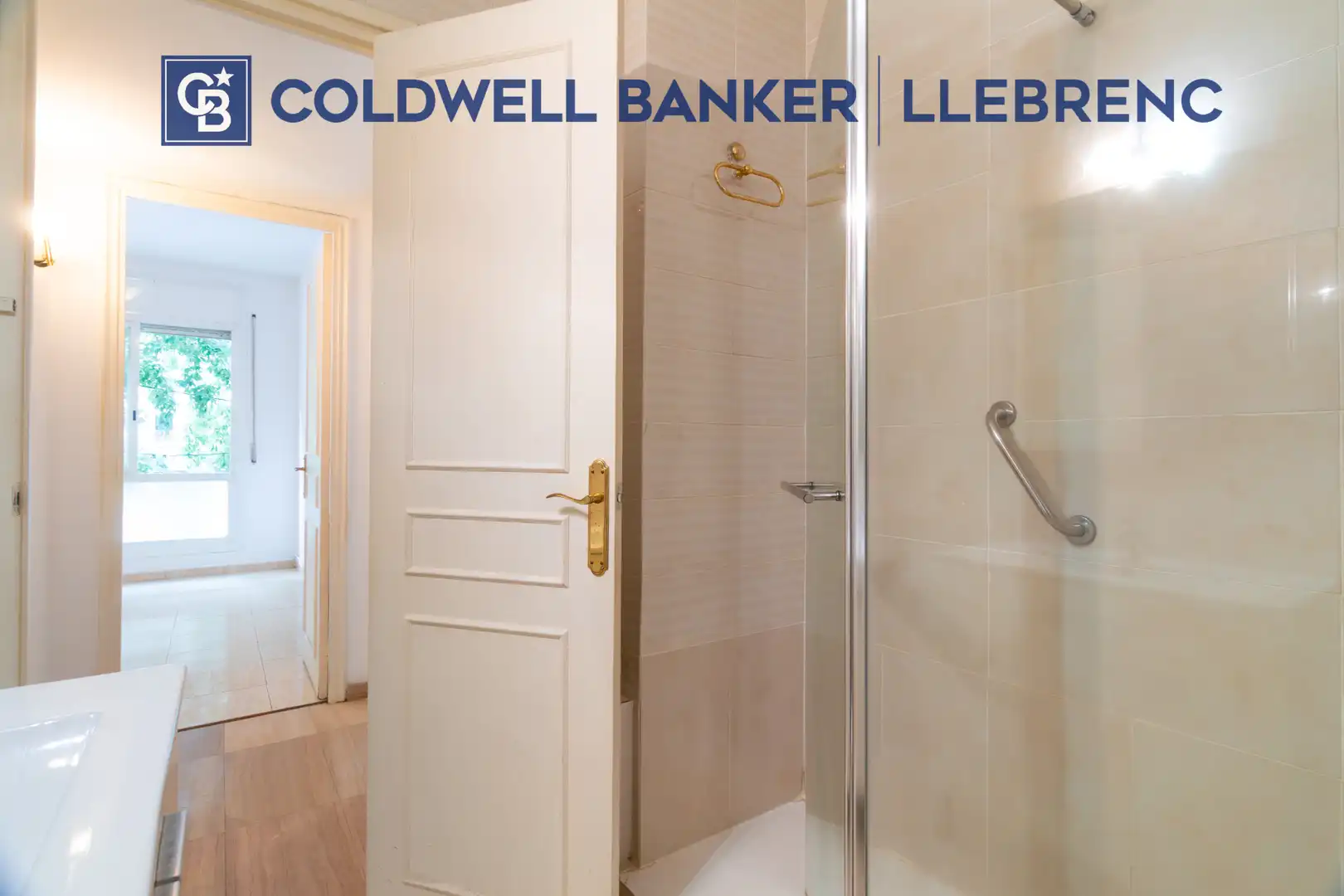 Flat for sale in Barcelona  with Air Conditioner, Heating and Parquet flooring