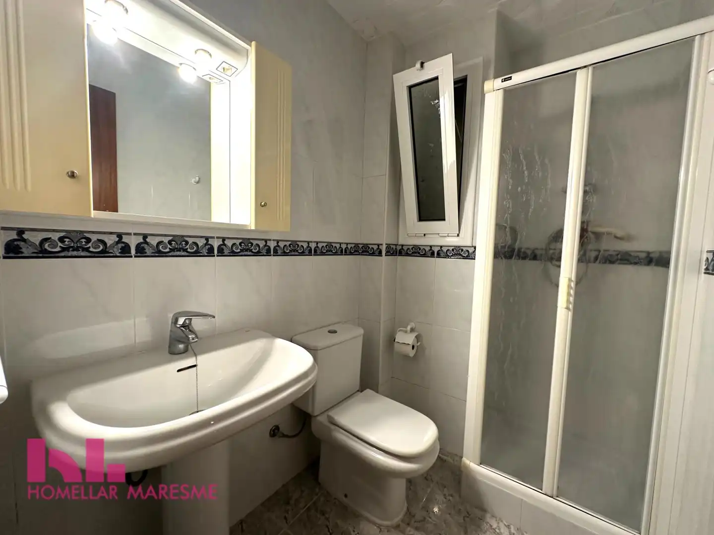 Badezimmer von Wohnung zum Verkauf in Calella mit Klimaanlage, Heizung und Terrasse