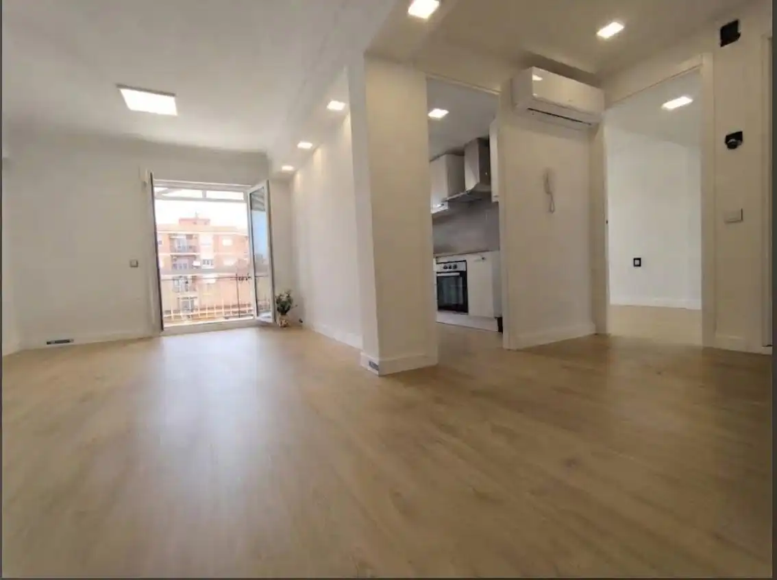 Living room of Flat for sale in Valencia  with Air Conditioner, Heating and Terrace