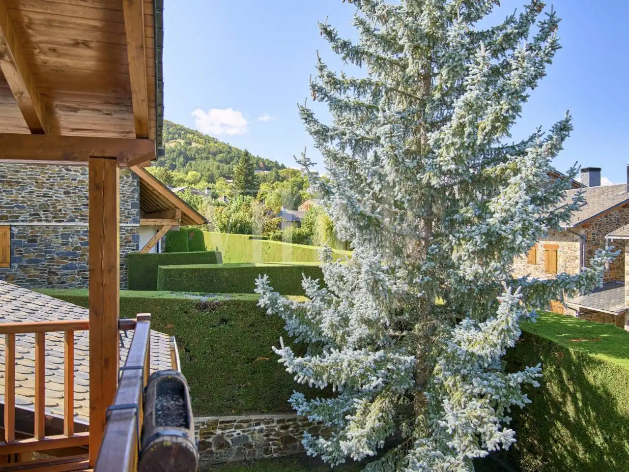 Terrassa de Casa o xalet en venda en Fontanals de Cerdanya amb Calefacció, Jardí privat i Parquet